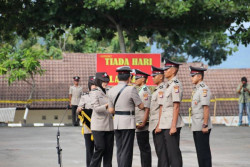 Keren, Anak Pedagang Arum Manis Dan Supir jadi Siswa Terbaik SPN Polda DIY