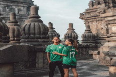 Jennifer Bachdim Santai Joget TikTok di Hartono Mall Jogja