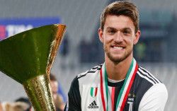 Setelah Positif Terinfeksi Corona, Ini Pernyataan Bek Juventus