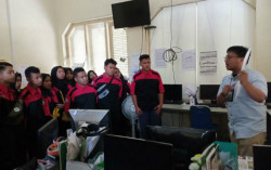 SMK NU Ungaran Belajar Desain Surat Kabar di Harian Jogja