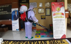 Tempat Pelayanan Umum di Gunungkidul Disemprot Disinfektan
