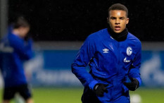 Liverpool Minati Bek Berbakat dari Schalke