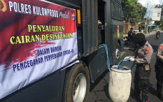 Polres Kulonprogo Bagikan 6.000 Liter Cairan Disinfektan