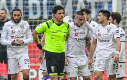 Imbas Corona, Pemain dan Staf Cagliari Sebulan Tak Gajian