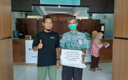 Ada Pandemi Corona, Komunitas Ini Alihkan Bantuan untuk Jemaah kepada Tim Medis RSUD Wates 