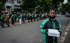 Ojol Dilarang Angkut Penumpang karena Corona, YLKI: Tak Ada Pilihan Lain