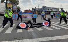 Edukasikan soal Covid-19, Satlantas Polres Bantul Gelar Aksi Teatrikal
