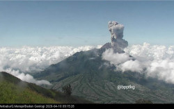 Merapi Kembali Erupsi, Tinggi Kolom Abu 3.000 Meter