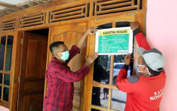Waspada Corona, Rumah Pemudik di Satu Desa di Sragen Dipasangi Stiker Khusus