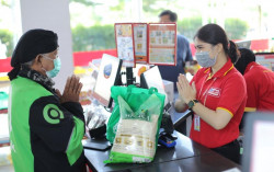 200.000 Mitra Driver Ojol Dapat Bantuan Sembako