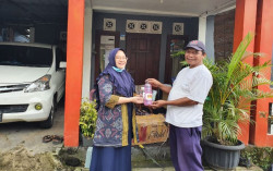 UMY Salurkan Bantuan kepada Warga Lereng Merapi untuk Hadapi Erupsi & Pandemi Covid-19