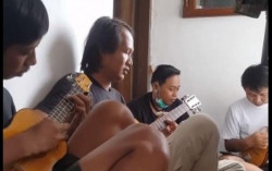 Wow, Musisi Jogja Aransemen Lagu Green Day Jadi Bernuansa Keroncong