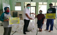 Kelurahan Cokrodiningratan Wadahi Bantuan Logistik Antarwarga
