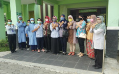 Rayakan Kartini, PKK Umbulmartani Bantu Paramedis
