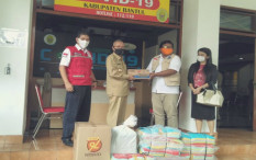 Kagama Salurkan Bantuan APD ke Rumah Sakit di Bantul