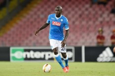 Tottenham & Everton Ikut Berburu Koulibaly