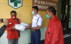Cegah Penyebaran Covid-19, PDI Perjuangan Kota Jogja Bantu APD untuk Tenaga Kesehatan di Puskesmas