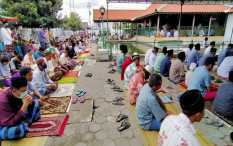 MUI Minta Penjelasan Pemerintah Longgarkan PSBB, Kaji Kemungkinan Buka Salat Jemaah di Masjid