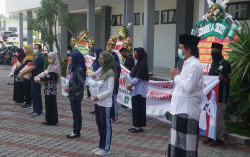 Tak Hanya APD, Tenaga Medis Dapat Dukungan Bingkisan dan Doa dari Berbagai Elemen Masyarakat