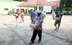 AHM Berbagi Paket Sembako Ramadhan untuk Masyarakat
