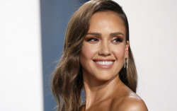 Wow, Jessica Alba Bintangi Film Netflix Garapan Sutradara Indonesia