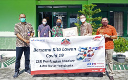 Dukung Anjuran Pemerintah, Astra Motor Bagikan 20.000 Masker untuk Masyarakat
