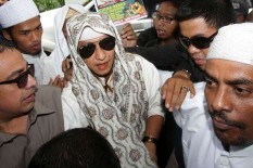 Dijemput Keluarga & Pengacara, Habib Bahar Bebas dari Penjara
