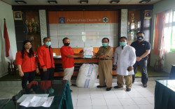  PDIP Gelontorkan Bantuan APD ke Puskesmas Depok Sleman