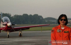 Cetak Sejarah, Ajeng Tresna Jadi Penerbang Tempur Wanita Pertama di Indonesia