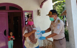 BKIPM Distribusikan Ratusan Paket Ikan ke Warga Terdampak Covid-19
