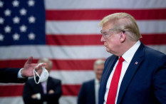 Donald Trump Kesal Saat Twitter Pasang Tanda Cek Fakta pada Cuitannya
