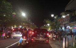 Lalu Lintas Malioboro Padat Sabtu Malam, Pengunjung Abaikan Jaga Jarak