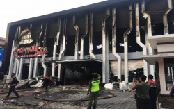 Toko Candi Elektronik Solo Hangus Terbakar