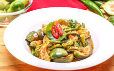 Yuk Masak! Ini Resep Sambal Hijau Terong Ikan Asin