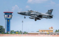 Pilot Pesawat Hawk yang Jatuh di Riau Selamat Berkat Kursi Lontar, Begini Cara Kerjanya