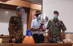 Peneliti Ciptakan Pistol Pembasmi Corona