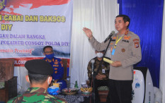 Kapolda DIY Panen Cabai di Pantai Congot