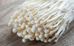 Ini Penyebab Masuknya Jamur Enoki Mengandung Listeria
