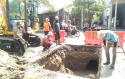 Gorong-gorong Bocor,  Jalan Wahidin Sudirohusodo Bantul Ambles