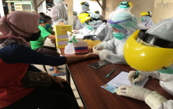 Tak Ada Sanksi, Pedagang Pasar Pilih Tak Hadiri Rapid Test