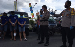 Bermodal Obeng, Kawanan Pencuri Ini Hanya Butuh Waktu 1 Menit untuk Mencuri Mobil Pikap