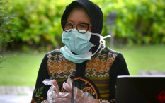 Bubarkan Pesepeda yang Asyik Nongkrong, Wali Kota Risma: Pulang, Pak!
