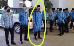 Viral ASN Pria Pakai Korpri Panjang Curi Perhatian PDI Perjuangan