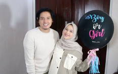 Cut Meyriska Melahirkan Anak Pertama, Roger Danuarta Langsung Beri Nama