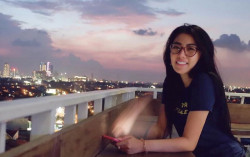 Mengintip Gaya Nina Agustin, Dokter Gigi Cantik yang Viral karena APD
