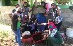 Ubah Limbah Kuliner Jadi Pupuk Organik, UMY Berdayakan Pedagang Pantai Depok