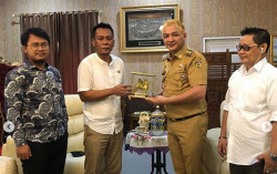Gaya Nyentrik Rambut Pasha Ungu, Dulu Skin Fade Dicibir, Kini Pirang Dipuji Keren