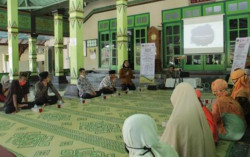 UMY Jalankan Literasi Media untuk Keluarga Muda Desa Wonokromo Plered di Masa Pandemi Covid-19