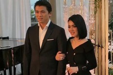 Pesan Romantis Reino Barack di Hari Ulang Tahun Syahrini