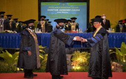Berkat Kiprahnya di Kulonprogo, Kepala BKKBN Diganjar Doktor Kehormatan oleh UNY